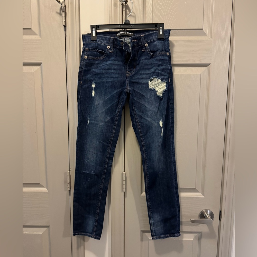 Express Fashion Distressed Boyfriend Jeans